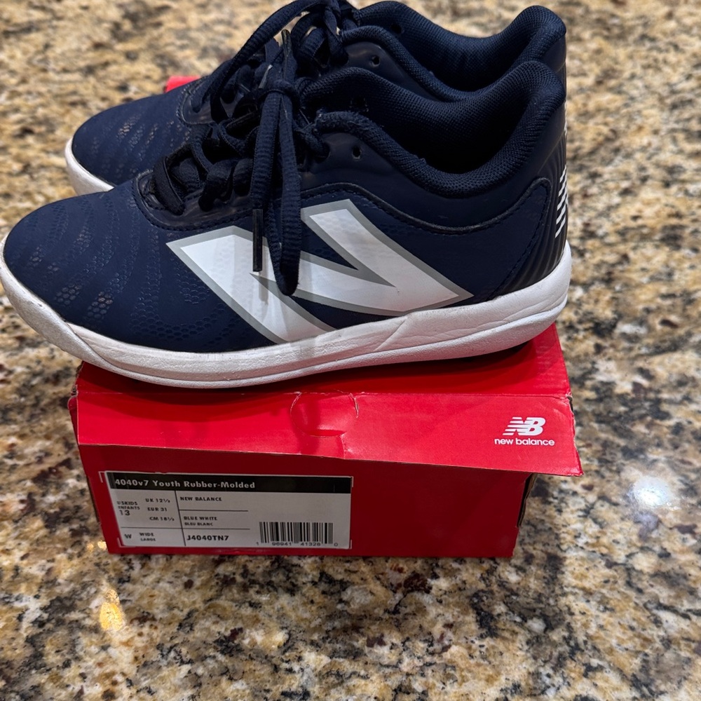 New Balance Kids baseball cleats